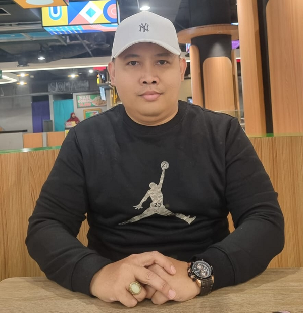Thucydides s Trap Dalam Relasi Amerika Serikat-Tiongkok Bung_Boy_White_Hat22.png