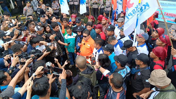 Ribuan Buruh akan Menggelar Aksi di Beberapa Kota Industri Meminta Revisi Permenaker No 7 Tahun 2026 buruh.png