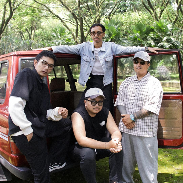 Unit Power Pop Peni Rilis Album 30, Rangkum Tahun-Tahun Pertama musik1.png