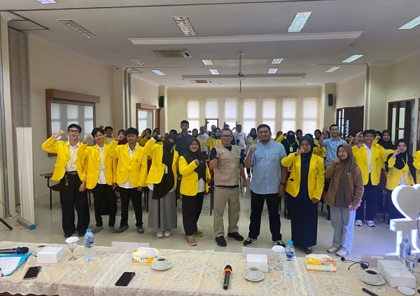 Mahasiswa UT Pontianak Didorong Jadi Kreator Digital Lewat Workshop Smartphone